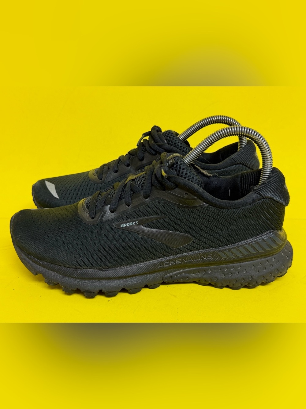 Brooks Adrenaline 20 GTS XX Black Womens Running Shoes Size 7.5